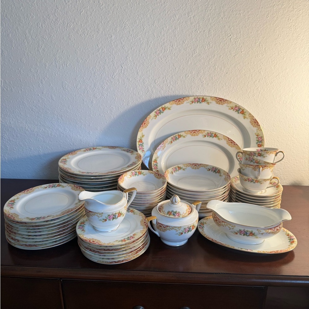 Noritake Cream and Floral Dinnerware Set
